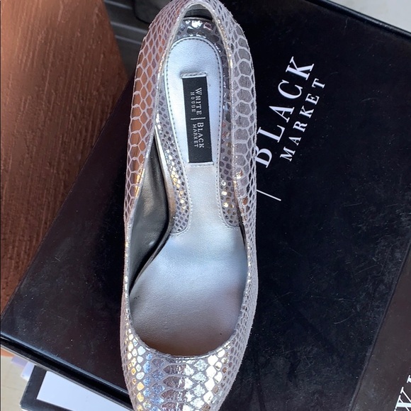 White House Black Market silver shoes - Picture 4 of 4